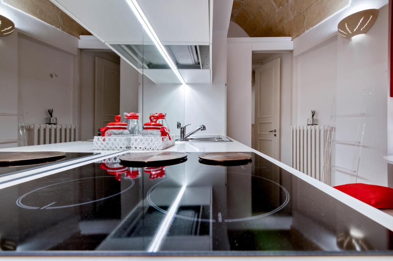 Casa Dell'Arco Old Town - Sit Apartment เลชเช ภายนอก รูปภาพ