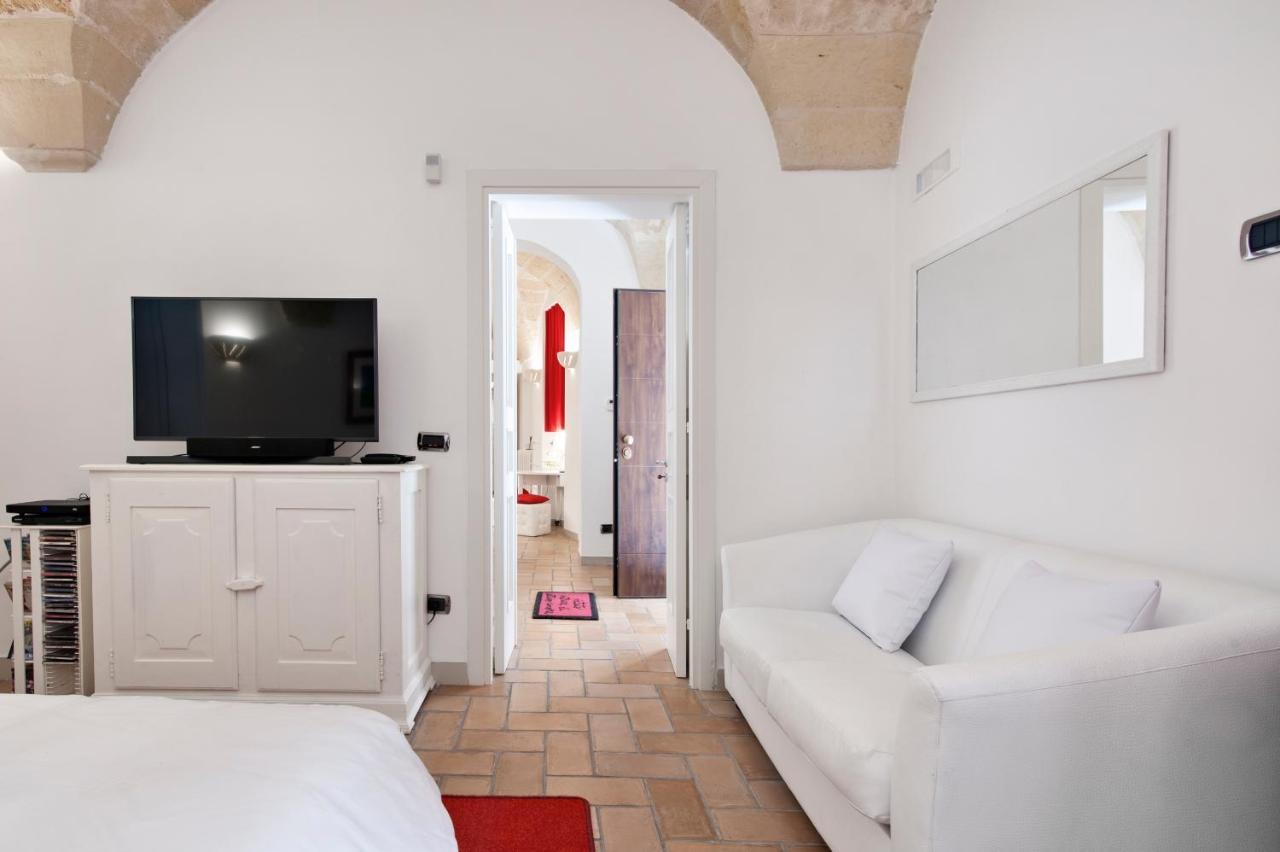 Casa Dell'Arco Old Town - Sit Apartment เลชเช ภายนอก รูปภาพ