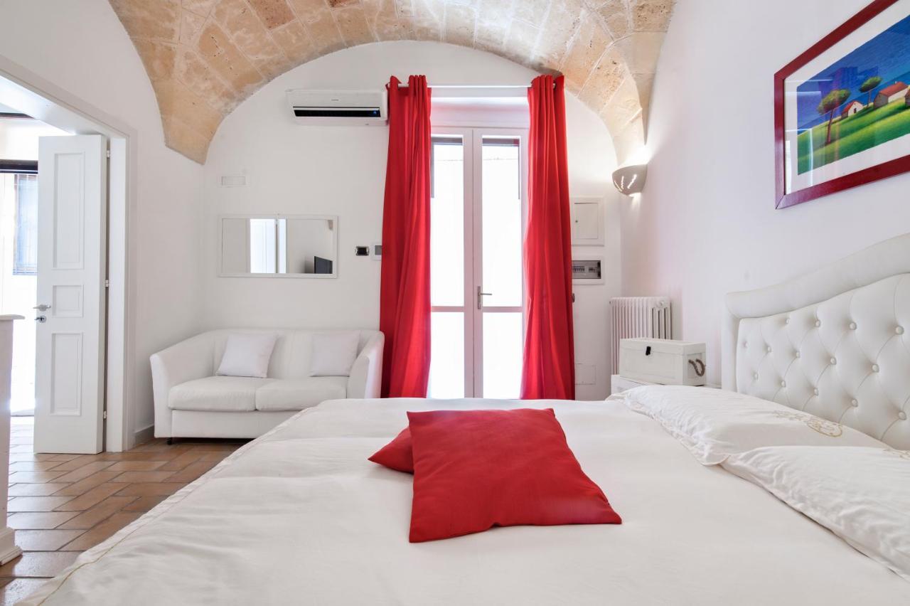 Casa Dell'Arco Old Town - Sit Apartment เลชเช ภายนอก รูปภาพ
