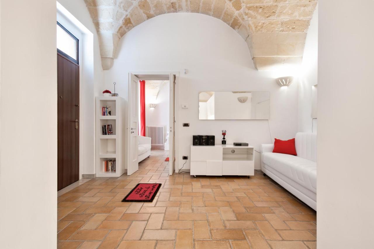 Casa Dell'Arco Old Town - Sit Apartment เลชเช ภายนอก รูปภาพ