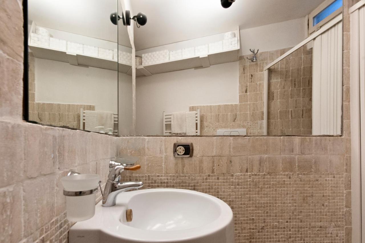 Casa Dell'Arco Old Town - Sit Apartment เลชเช ภายนอก รูปภาพ